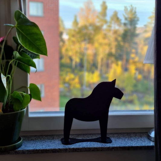 Standing Dala horse (black)