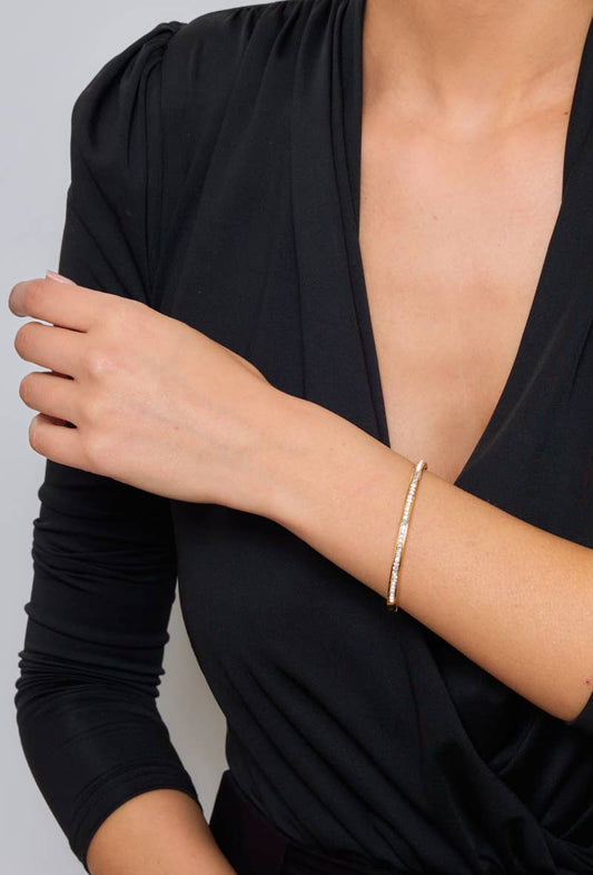 Glaciär Kristallbangle - Elegant Silverarmband med Ljuskristaller