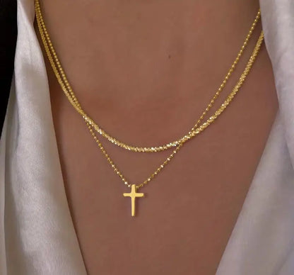 Silver colored glittering necklace for women trendy collarbone chain. 