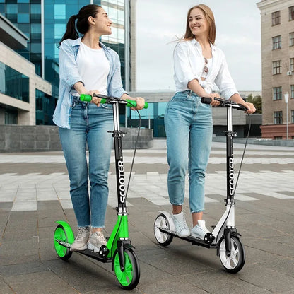 Manuell Vuxen skoter med hopfällbara två hjul och dubbla bromsar Design Antisladdpedaler för flexibel styrning