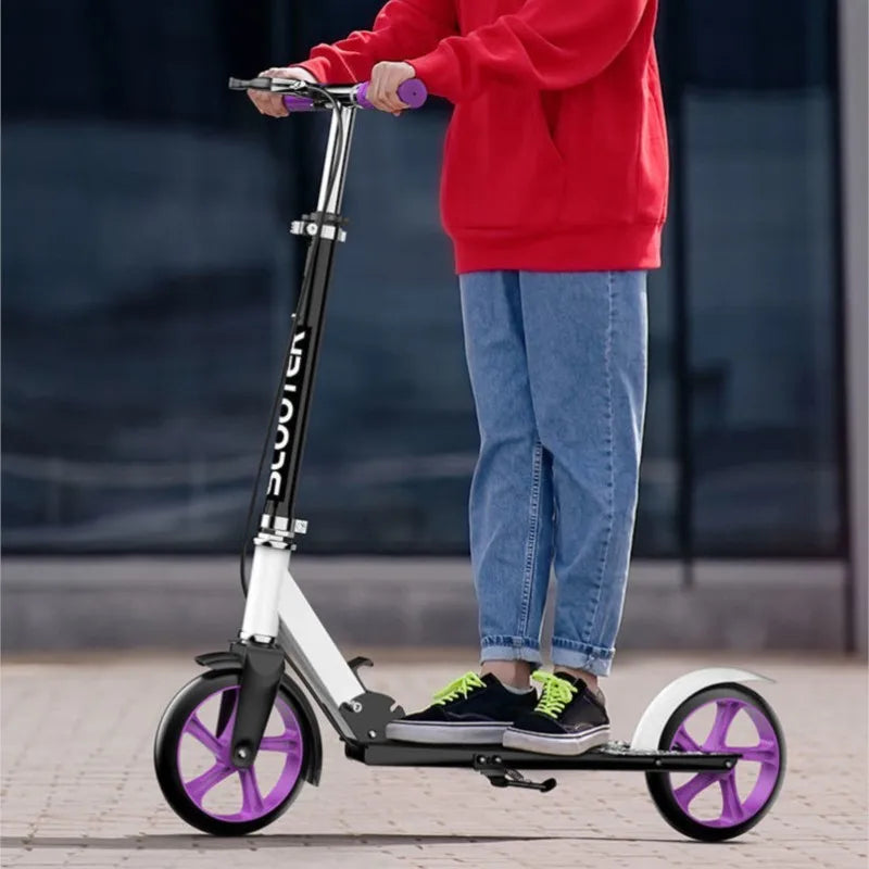 Manuell Vuxen skoter med hopfällbara två hjul och dubbla bromsar Design Antisladdpedaler för flexibel styrning