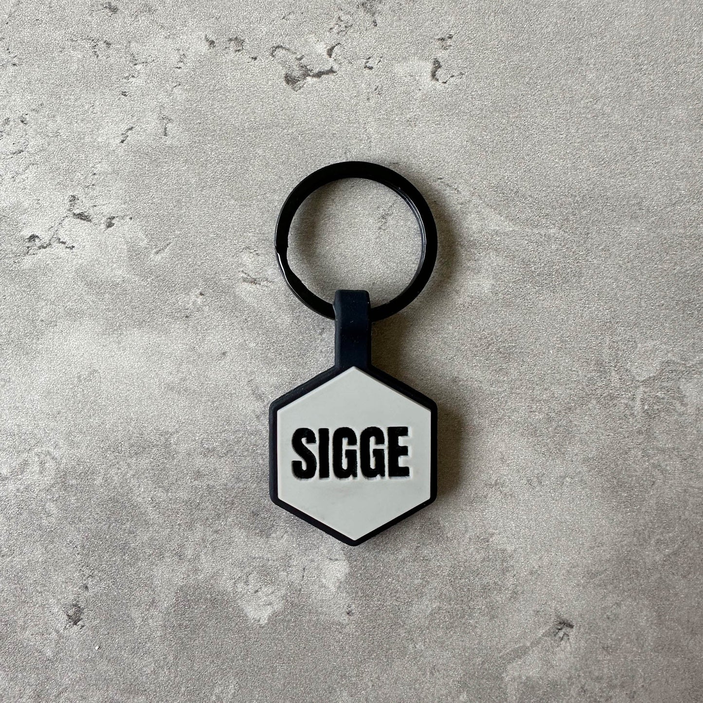 Gray dog ​​name tag - Font Anton